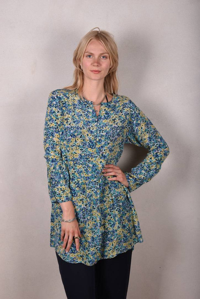 Short dress "Zia" in 100% silk Crepe de Chine. Flower (watercolour) print. Blue - Tone Barker Silk