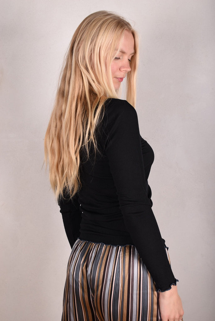 Rollie. Turtle neck top in 100% silk rib. "Black" - Tone Barker Silk