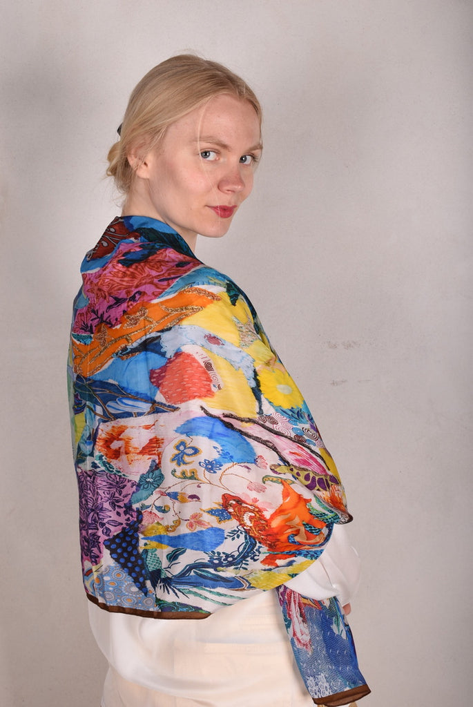 Artist Scarf/shawl in 100% silk Crepe-de-Chine. Print "Giadams" by Nulle Oigaard - Tone Barker Silk
