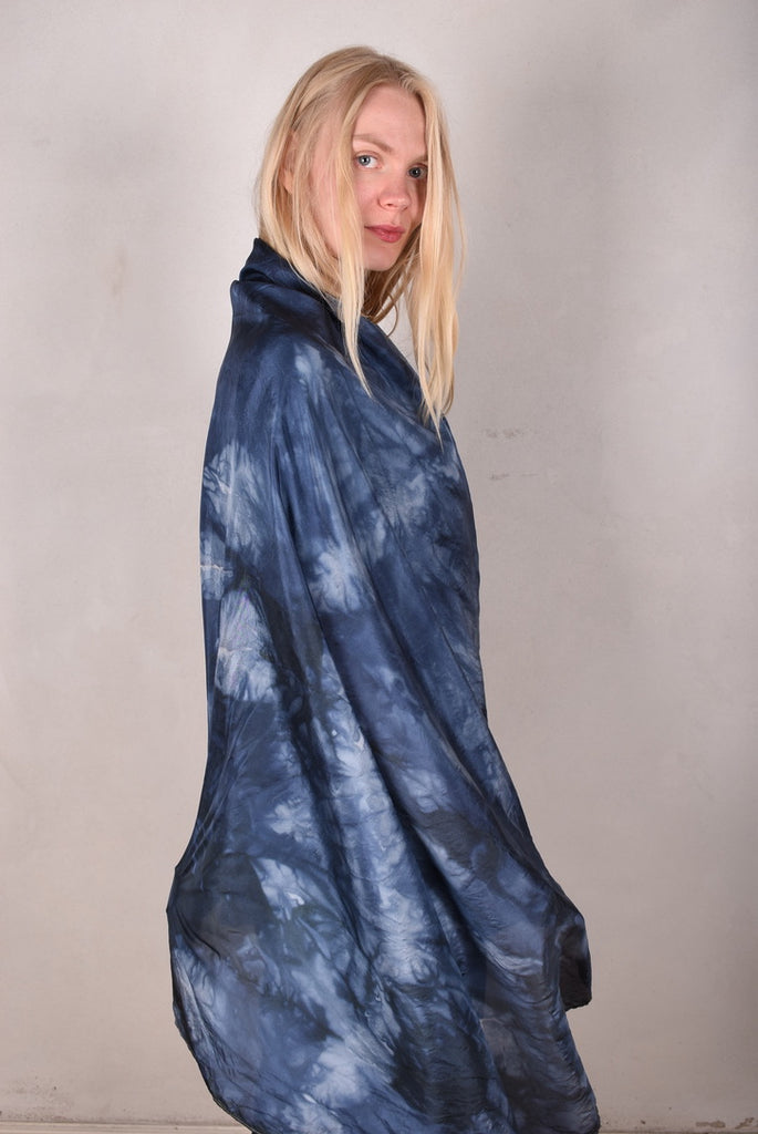 Crush. Large silk shawl.  Col: "Blue-knot" - Tone Barker Silk