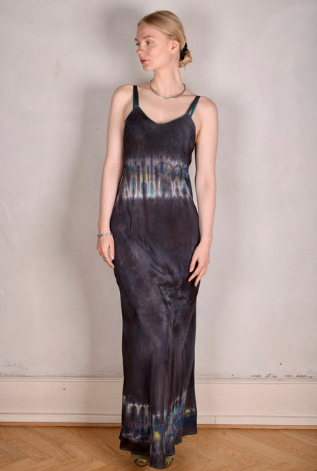 Pauline. Maxi dress in hand-dyed  Crepe de Chine 100% silk "Cloudy" - Tone Barker Silk
