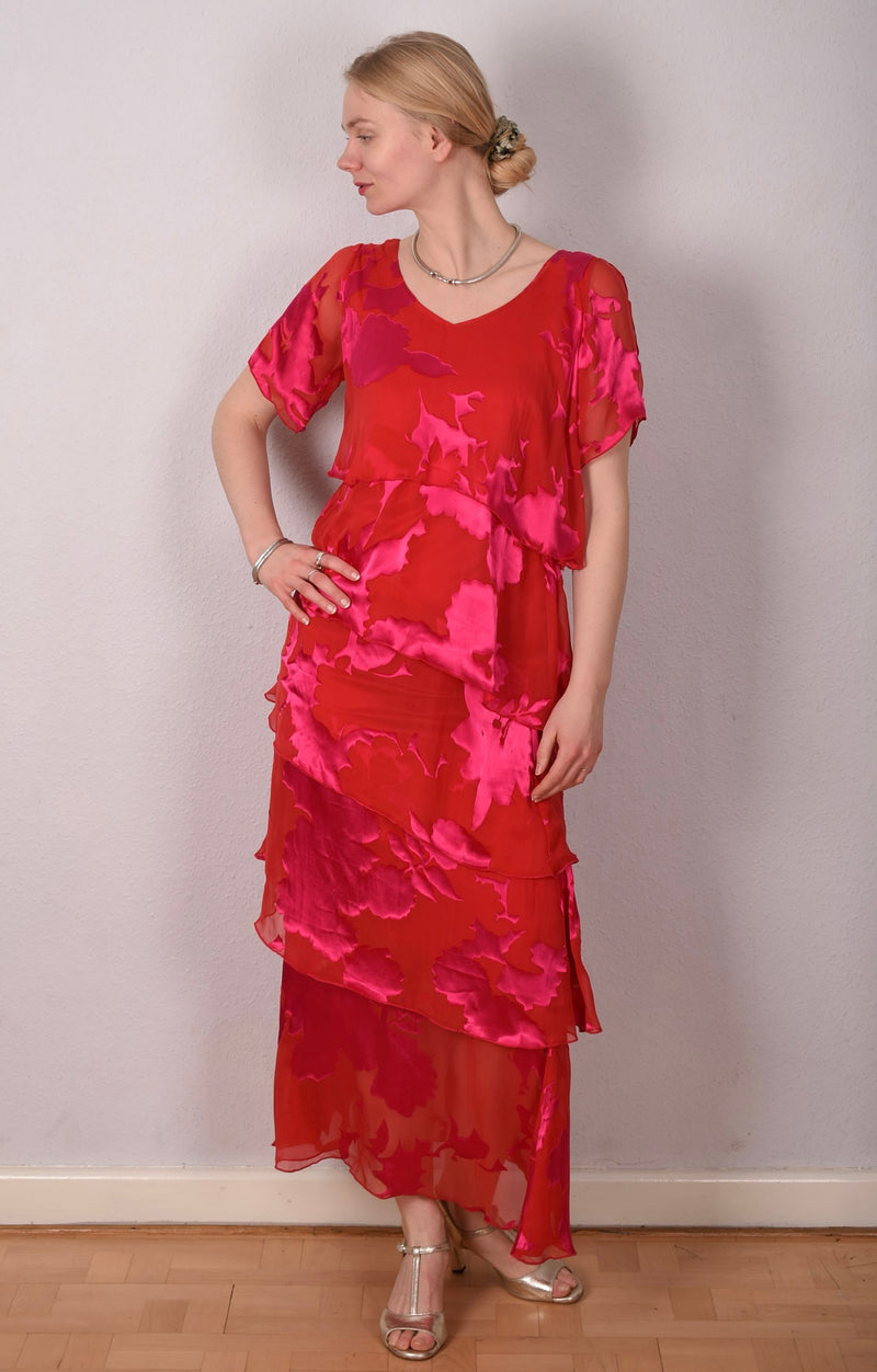 San-Frida The magic dress in spring/summer version. Print: "B-red" - Tone Barker Silk