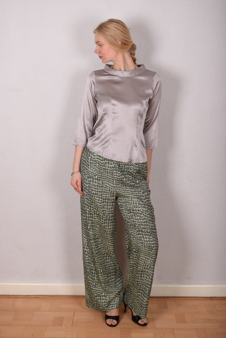 Norah, Wide legged  trousers in Stretch satin Silk. Print: "Croco" (Matte silk) - Tone Barker Silk