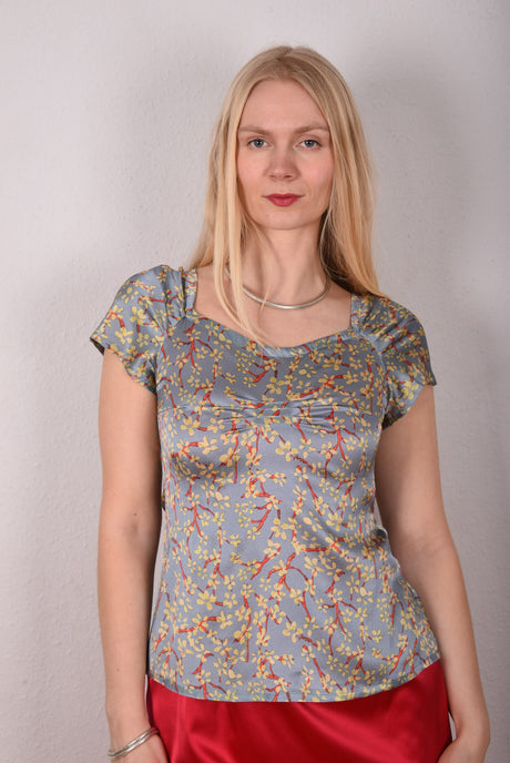 Selma. Stretch Silk blouse with short  raglan sleeves Print: Ponais - Tone Barker Silk