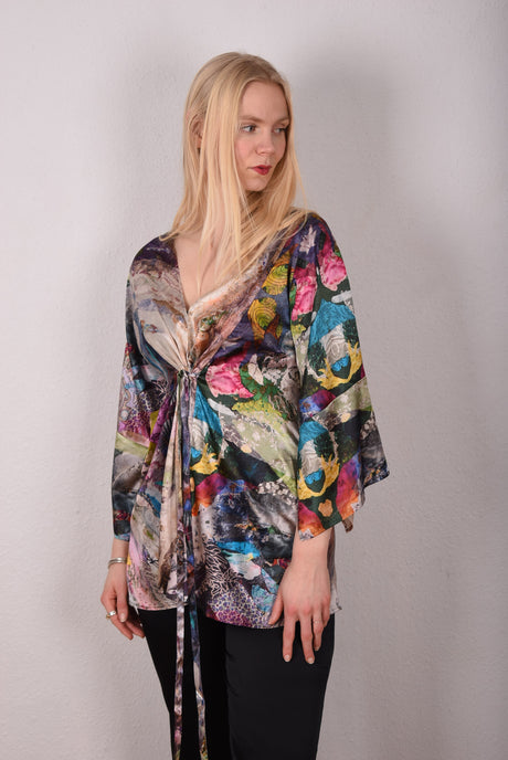 Suleima-Stretch. Tunic top with kimono sleeves and side pockets. Print: Megangel by Nulle Oigaard - Tone Barker Silk