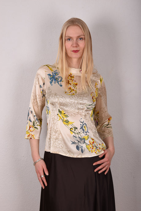 Audrey. Silk satin stretch top, classic style. "Lillies" (Shiny silk) - Tone Barker Silk
