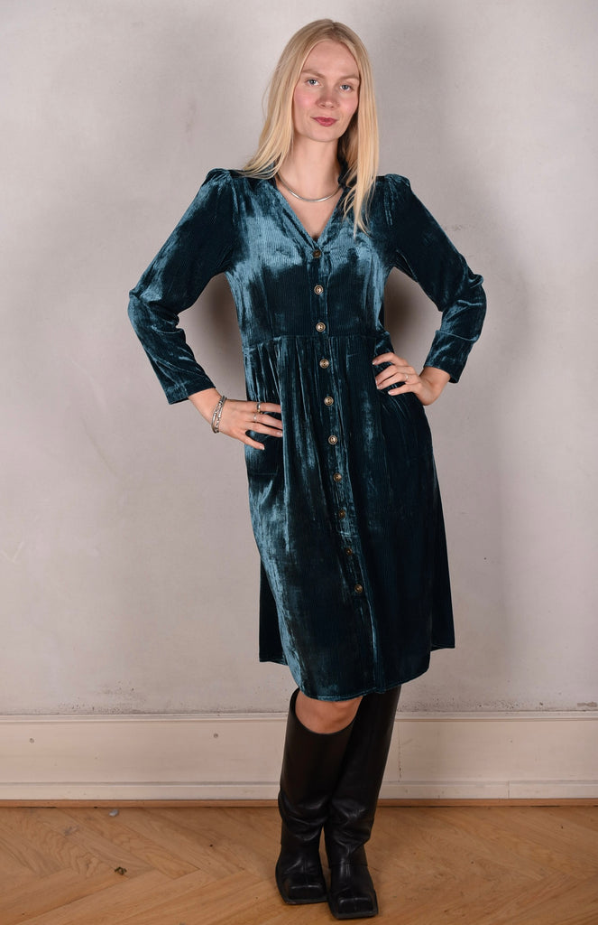 Hen-stretch, Stretch corduroy velvet shirt-dress w. pockets. "Petrol" - Tone Barker Silk