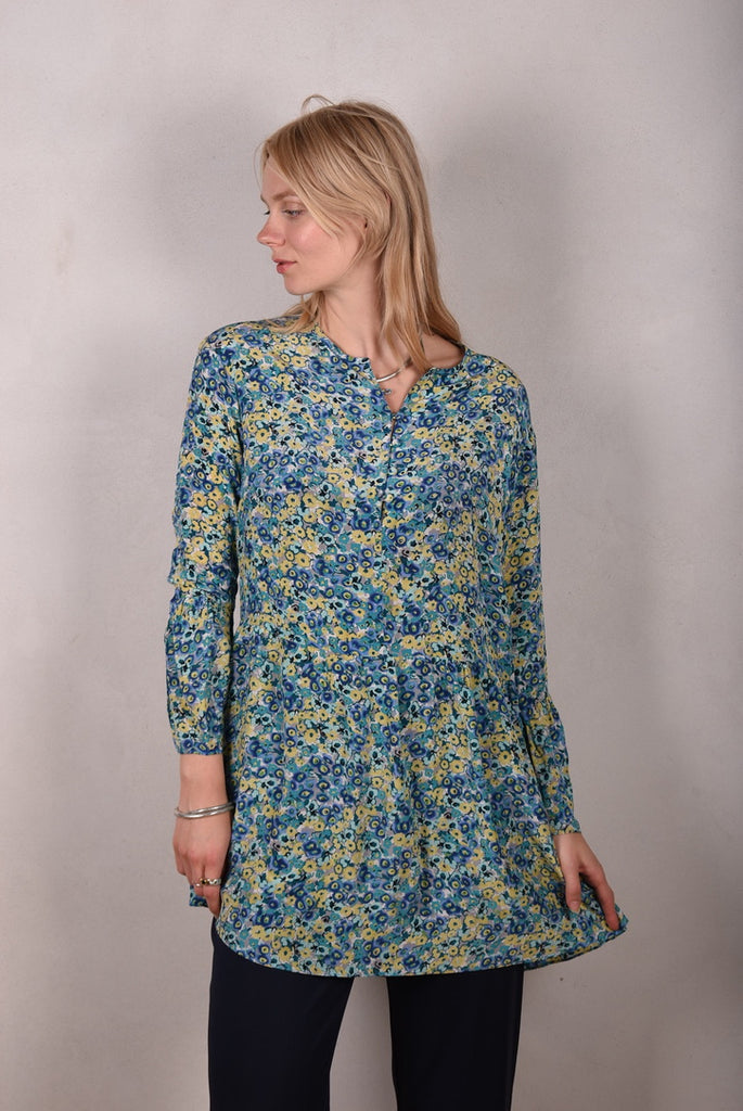 Short dress "Zia" in 100% silk Crepe de Chine. Flower (watercolour) print. Blue - Tone Barker Silk