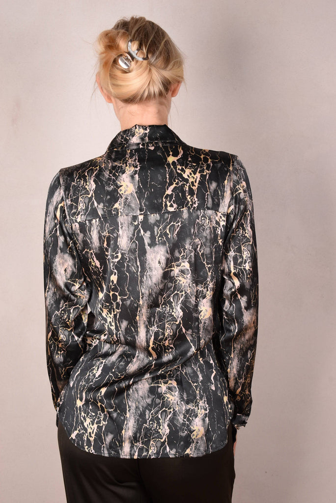 Alexa Stretch Silk shirt w. turtle-neck / collar. Print: "Marble" - Tone Barker Silk