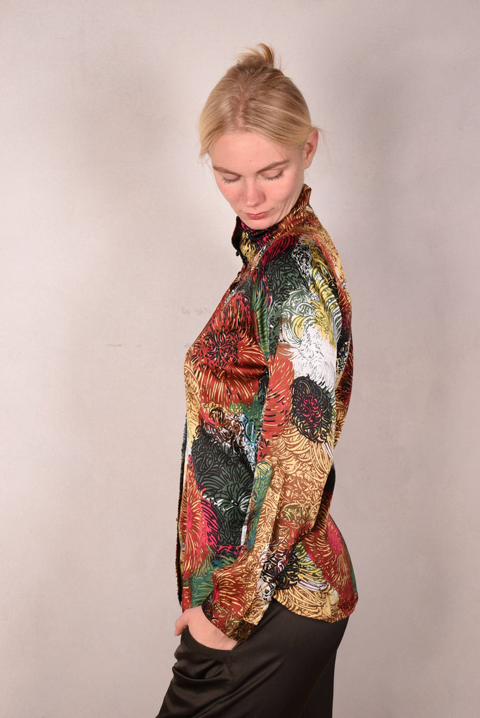 Alexa Stretch Silk shirt w. turtle-neck / collar. Print: "Swirl" - Tone Barker Silk