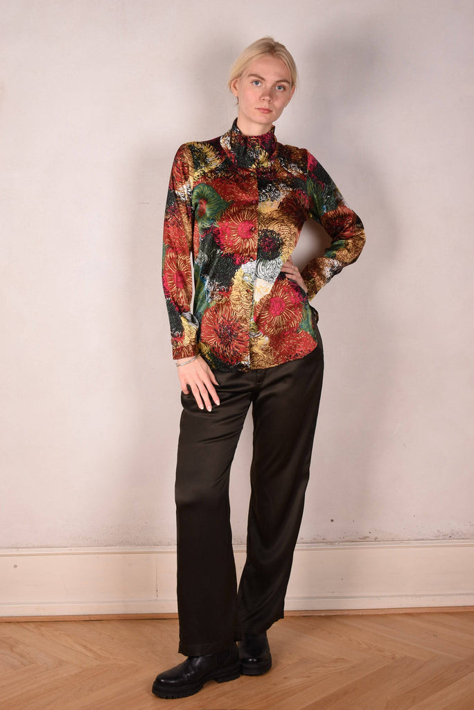 Alexa Stretch Silk shirt w. turtle-neck / collar. Print: "Swirl" - Tone Barker Silk