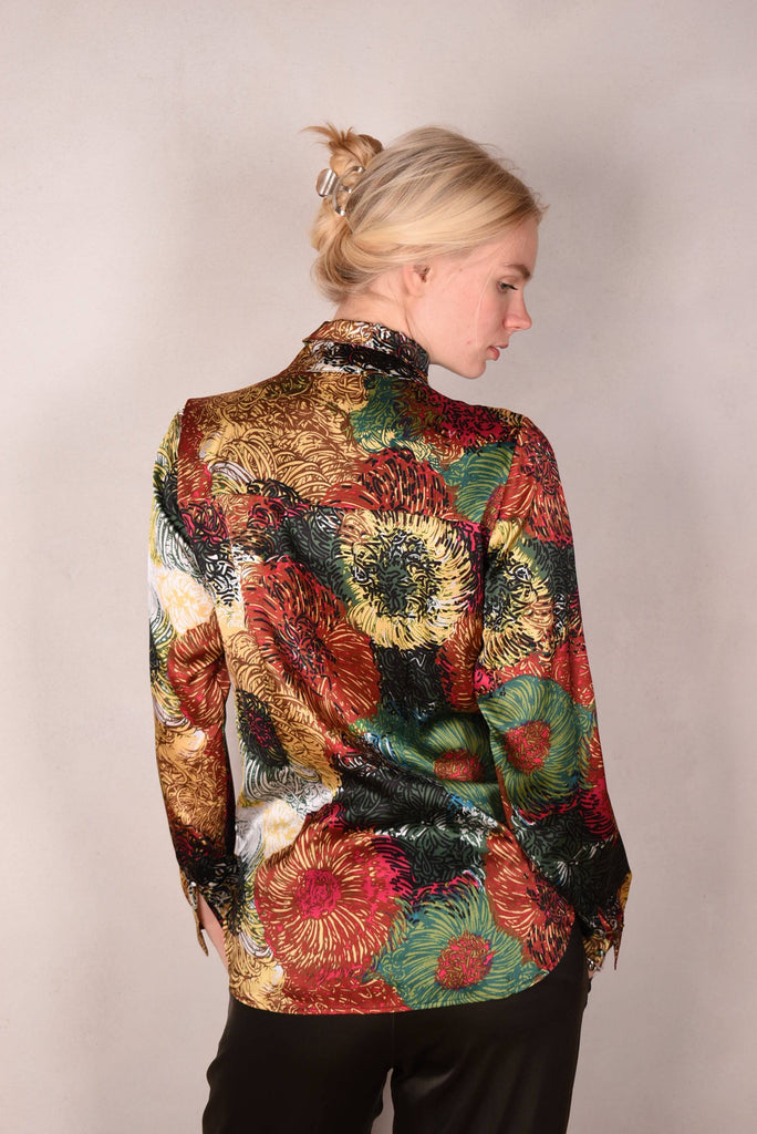 Alexa Stretch Silk shirt w. turtle-neck / collar. Print: "Swirl" - Tone Barker Silk