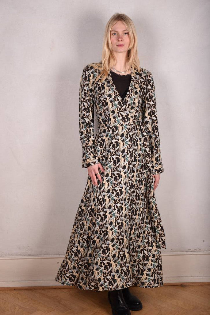 Wang wrap. Maxi wrap dress in Noil silk/rayon mix. 60% silk/40% viscose "Bird/Branch" - Tone Barker Silk