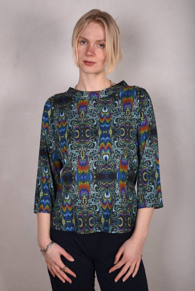 Audrey. Silk stretch top, classic style. "Fraktalia" - Tone Barker Silk