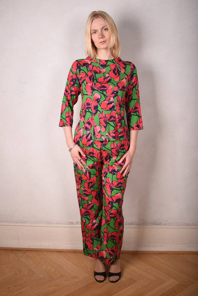 Audrey. Silk stretch top, classic style. (Grass Poppy) - Tone Barker Silk