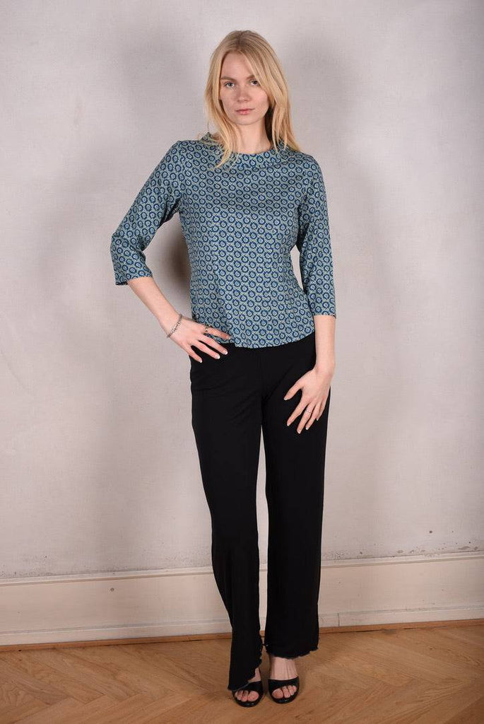Audrey. Silk stretch top, classic style. "Nugard" - Tone Barker Silk