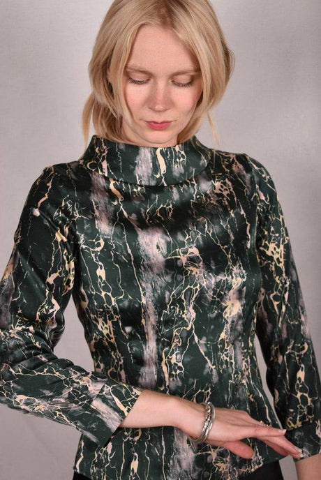 Ausome. Top in stretch silk crepe satin. Long sleeves and high boat-neck "Grable" - Tone Barker Silk
