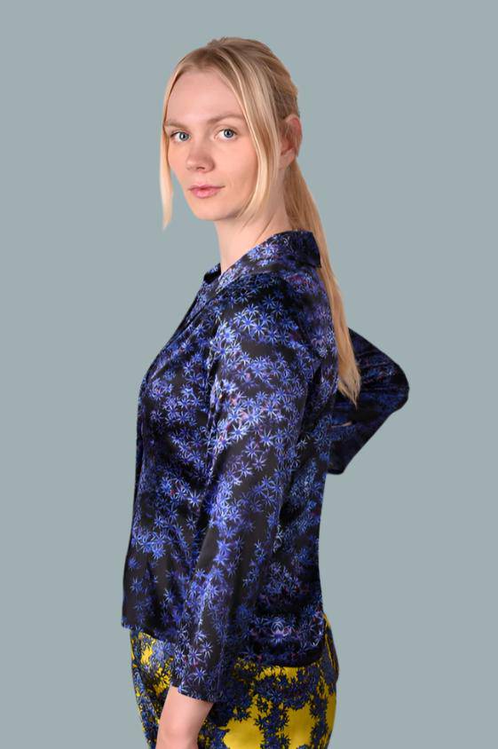 Bifty. Shirt/jacket in Stretch Silk Satin with covered buttons "Coral Reef" - Tone Barker Silk