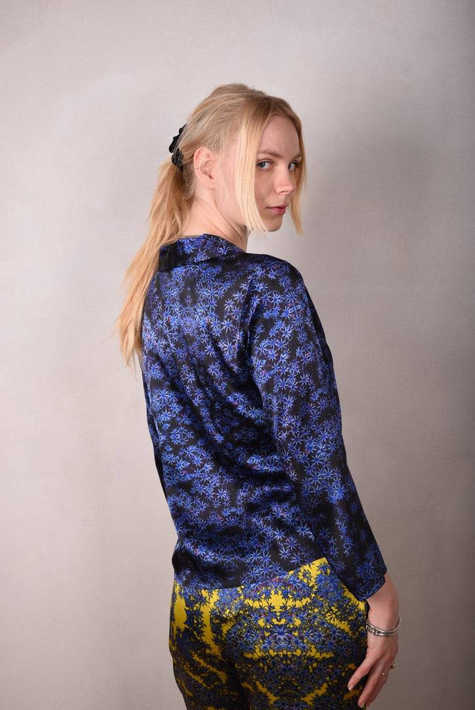 Bifty. Shirt/jacket in Stretch Silk Satin with covered buttons "Coral Reef" - Tone Barker Silk