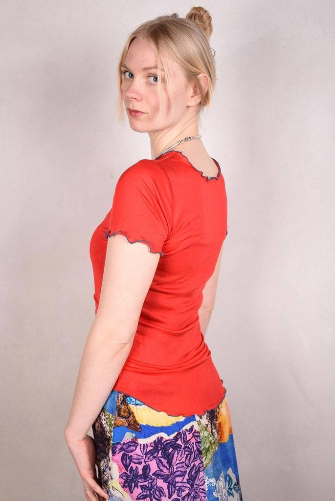 Jer-tee. Short sleeve T-shirt in 100% silk jersey. Fire-Red - Tone Barker Silk