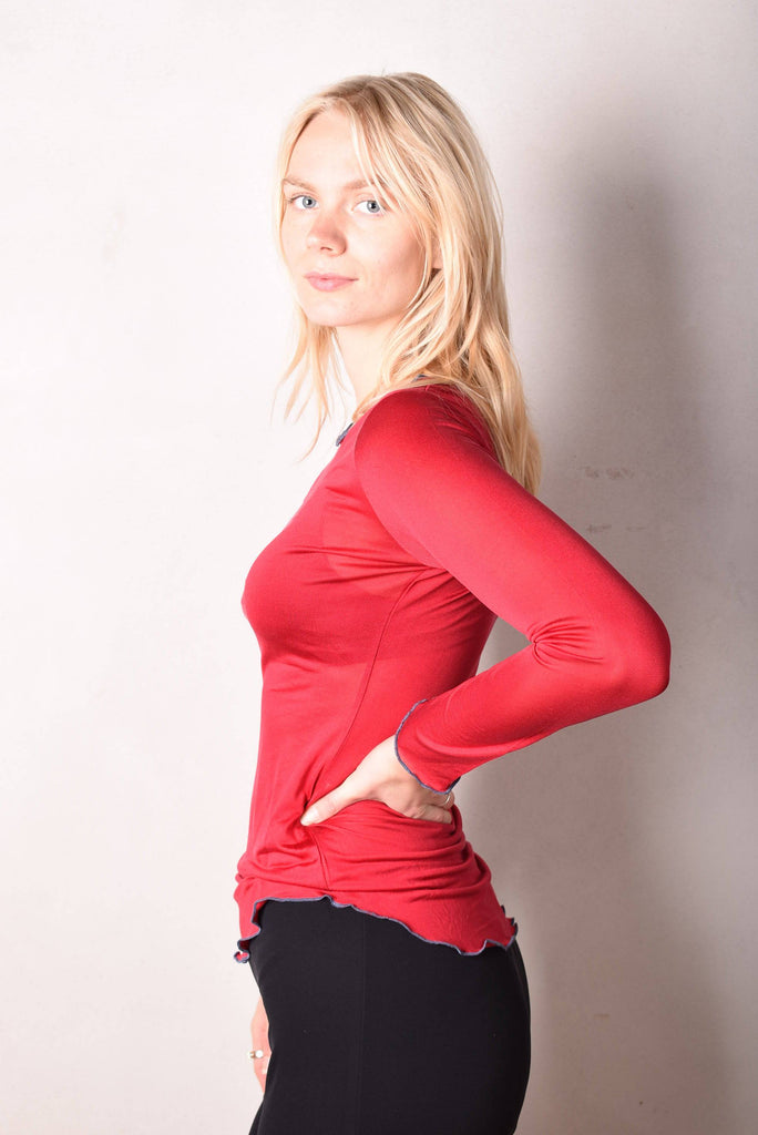 Jersette. Long sleeve blouse in 100% silk jersey. Red - Tone Barker Silk