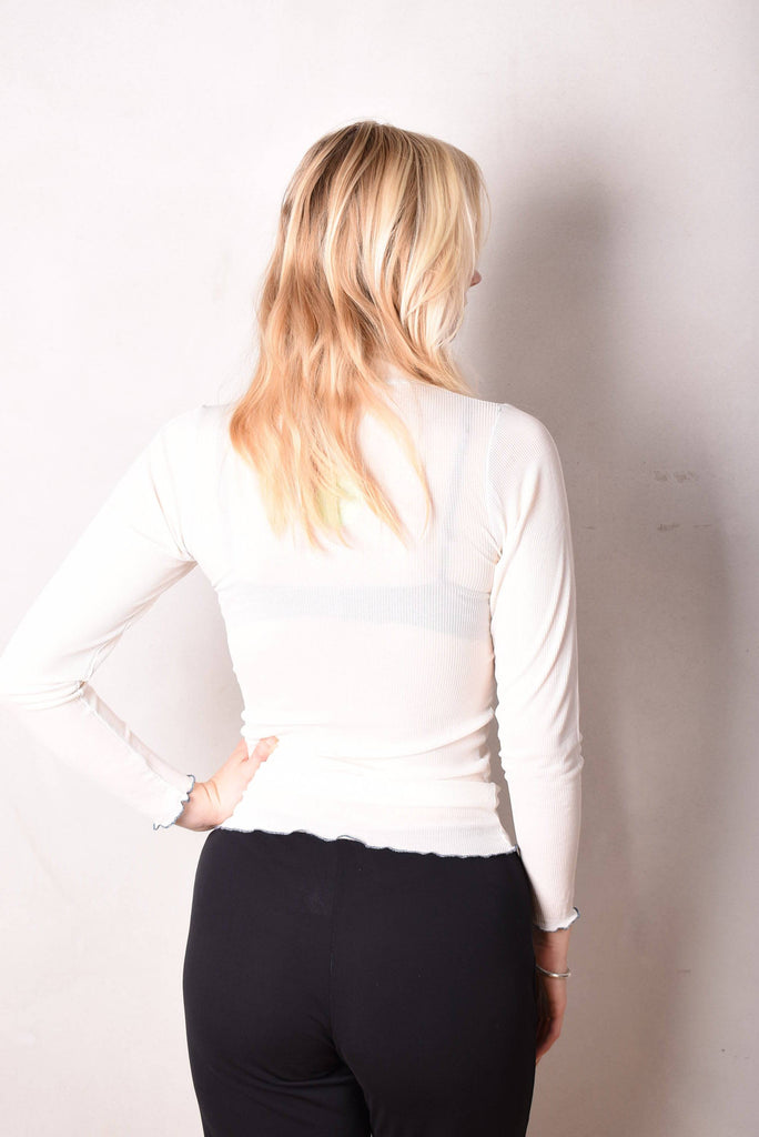 Rollie. Turtle neck top in 100% silk rib. Off-white - Tone Barker Silk