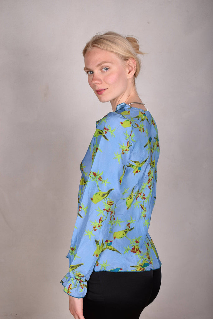 Palma- Habotai. Silk shirt w. long sleeves and frill front "Lilabird, blue" - Tone Barker Silk