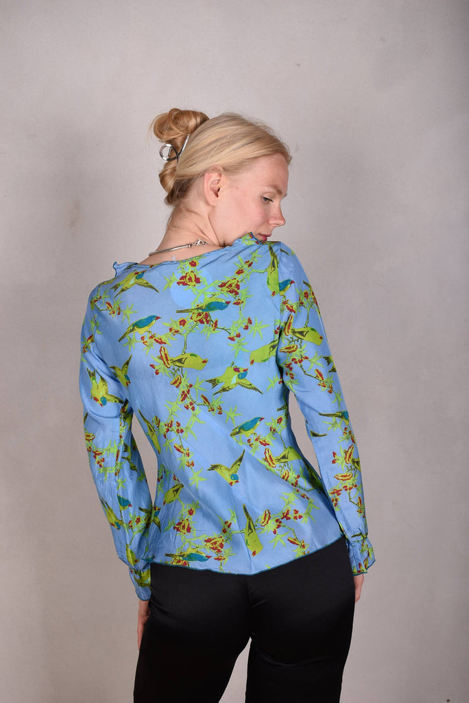 Palma- Habotai. Silk shirt w. long sleeves and frill front "Lilabird, blue" - Tone Barker Silk