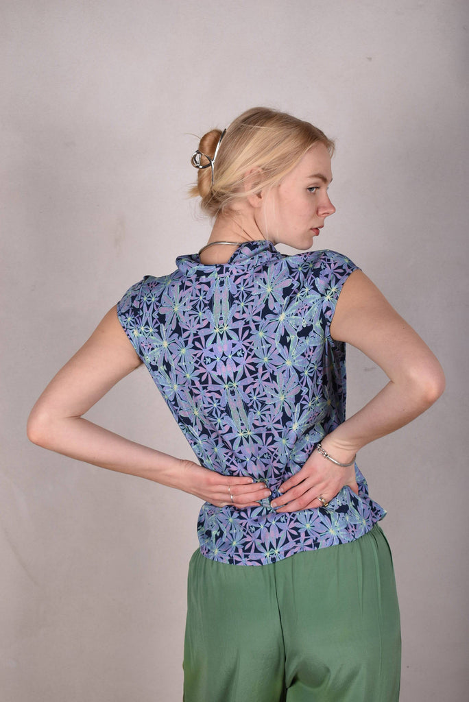 Sif. Short sleeve stretch silk blouse "Aquafleur" - Tone Barker Silk