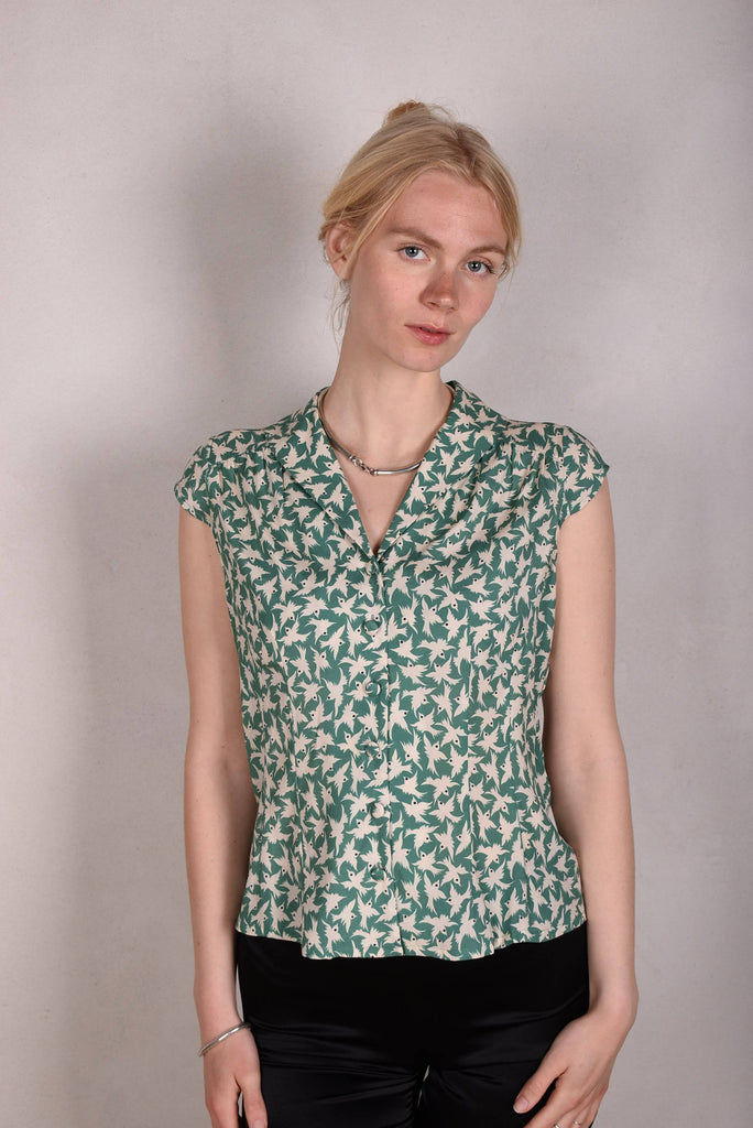 Sif. Short sleeve stretch silk blouse "Green-bird" - Tone Barker Silk