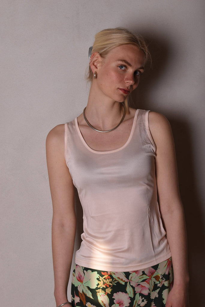 Tankie. Sleeveless top in 100% silk jersey. Col.: "Rose-pink" - Tone Barker Silk