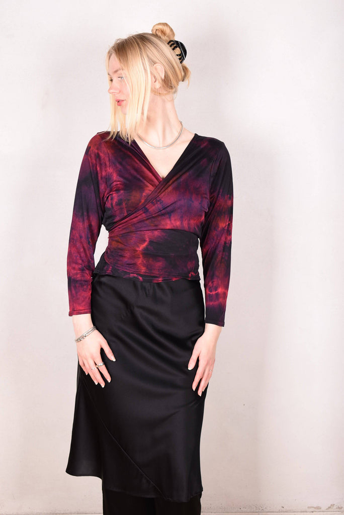 Wrapic. Wrap top in 100% silk jersey (silk knit) Col.: "Tie-dye" - Tone Barker Silk