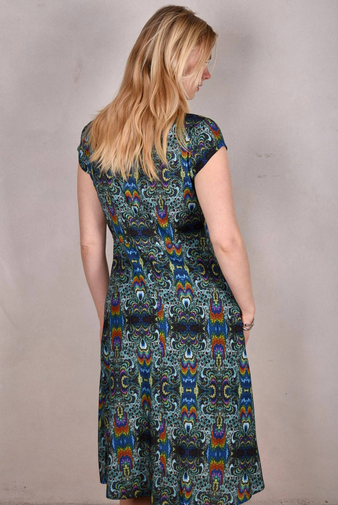 Aula, Stretch Silk dress w. "keyhole" pockets and short sleeves. "Fraktalia" - Tone Barker Silk