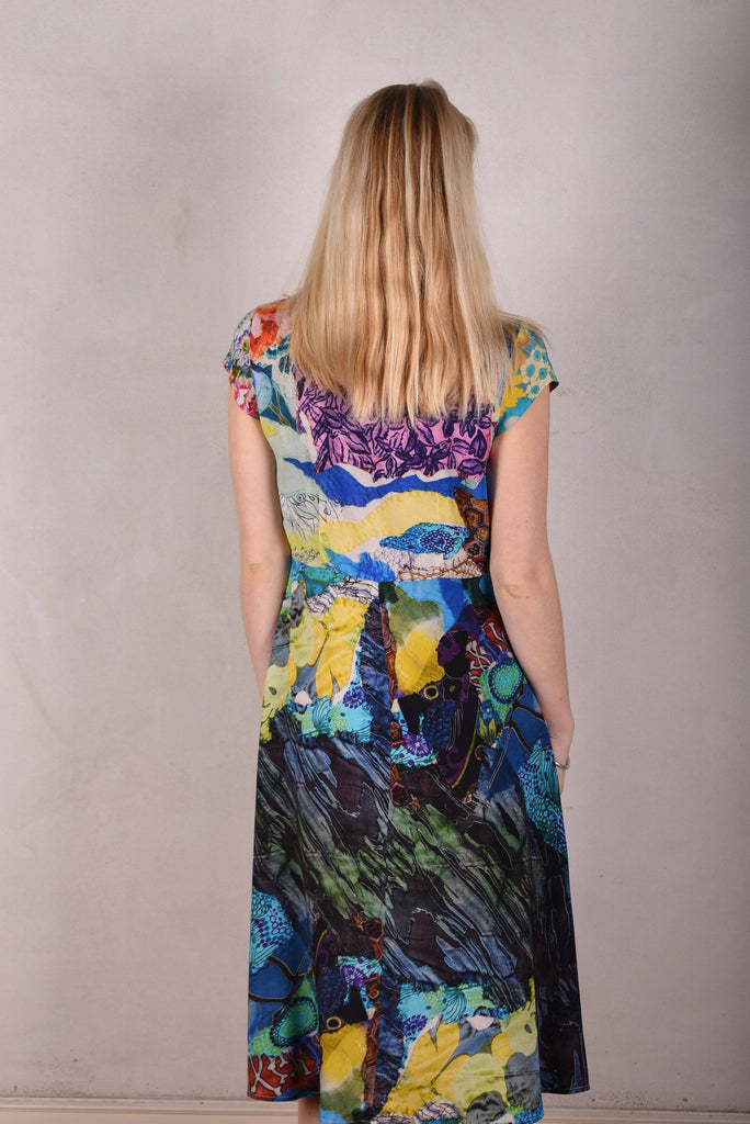 Aula, Stretch Silk dress w. "keyhole" pockets and short sleeves. "Giadams" - Tone Barker Silk