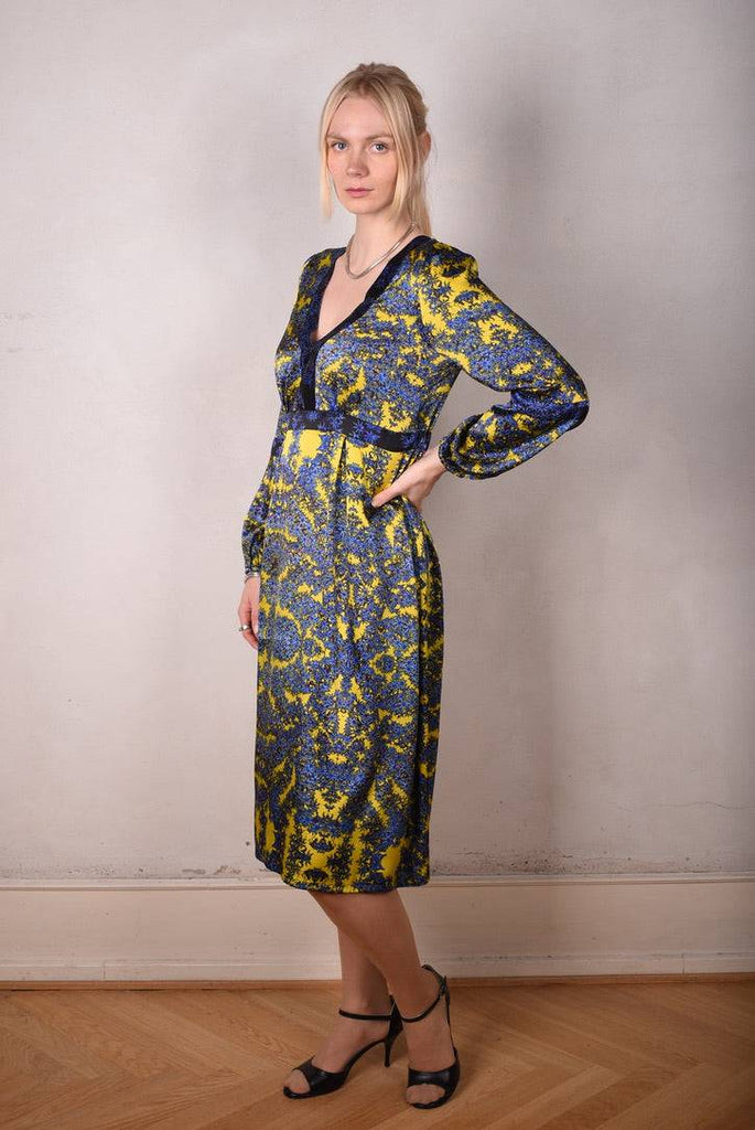 Calila, Kaftan-dress in stretch silk satin 95%silk/5%elastane. "Sand Reef/Coral Reef" - Tone Barker Silk