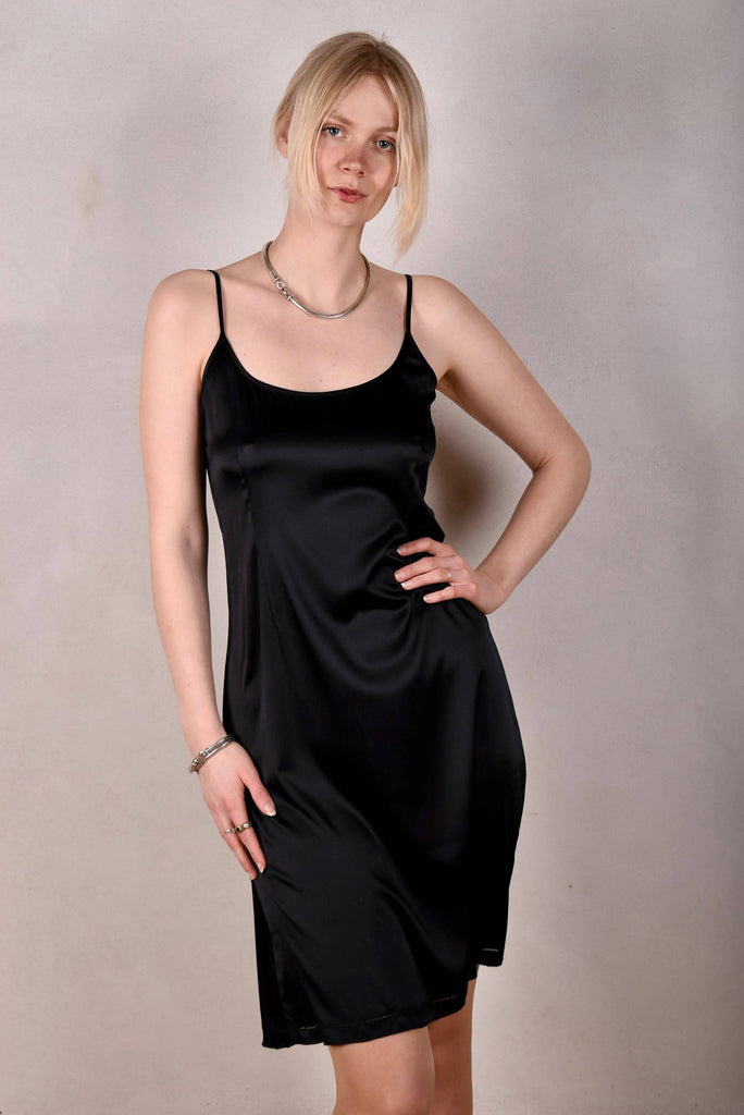 Florianne, "Slip"-dress in Stretch Silk Satin w. 5% elastane "Black" - Tone Barker Silk