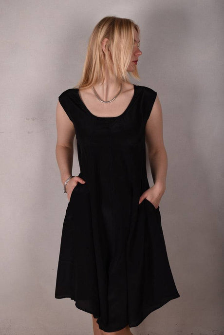 Ghita Cap-sleeve dress in 100% silk crepe. Black - Tone Barker Silk