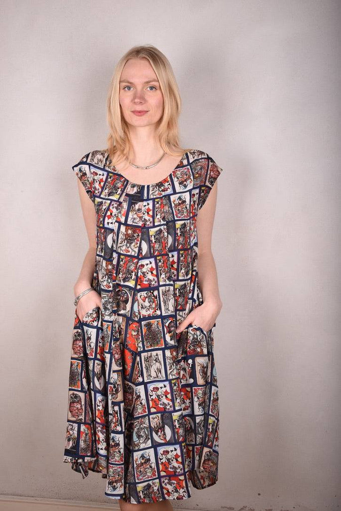 Ghita Cap-sleeve dress in 100% silk crepe. Print "Susminor" by Suse Hartung - Tone Barker Silk