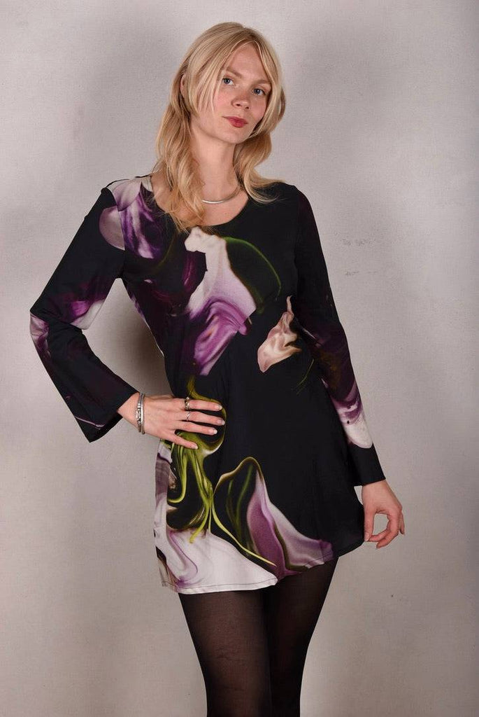 Gilla. Short dress with long sleeves in Silk stretch crepe (95%silk-5%elastan) - Tone Barker Silk