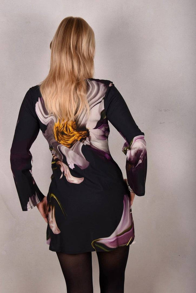 Gilla. Short dress with long sleeves in Silk stretch crepe (95%silk-5%elastan) - Tone Barker Silk