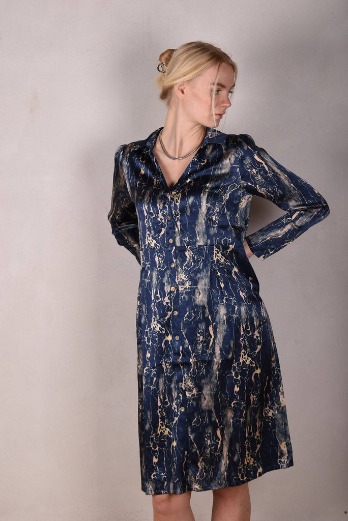 Hen-stretch, Stretch silk satin shirt-dress w. pockets. "Blumarble" - Tone Barker Silk