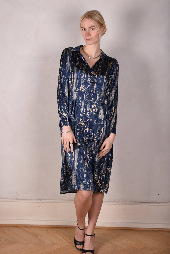 Hen-stretch, Stretch silk satin shirt-dress w. pockets. "Blumarble" - Tone Barker Silk