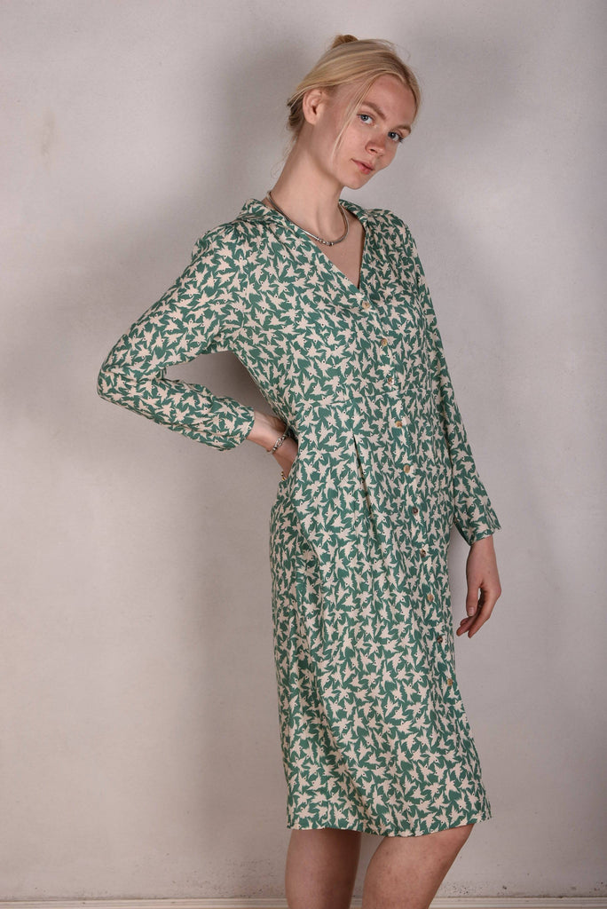 Hen-stretch, Stretch silk satin shirt-dress w. pockets. "Green-bird" - Tone Barker Silk