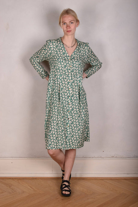 Hen-stretch, Stretch silk satin shirt-dress w. pockets. "Green-bird" - Tone Barker Silk