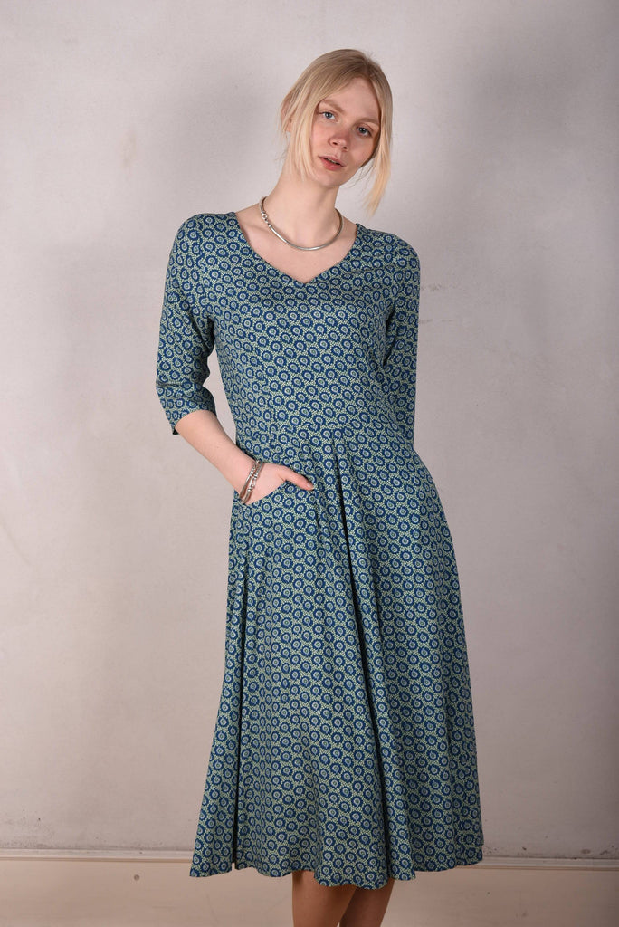 Jane. Stretch Silk midi-length dress with pockets (Nugard) - Tone Barker Silk