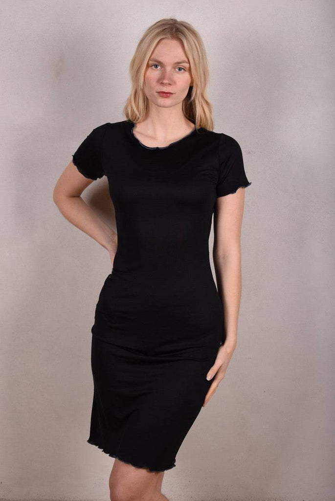 Nunite Short sleeve dress in 100% silk jersey. Black - Tone Barker Silk