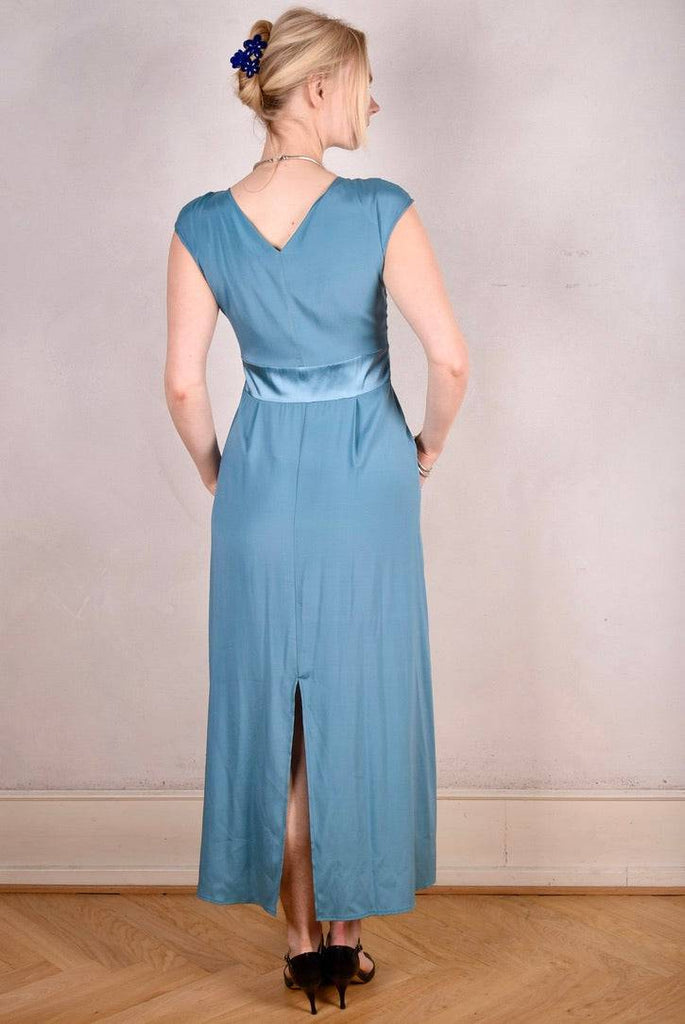 Magnifique. Maxi dress in Silk Stretch Satin, 95% silk, 5% elastan, "Bali-Blue" - Tone Barker Silk