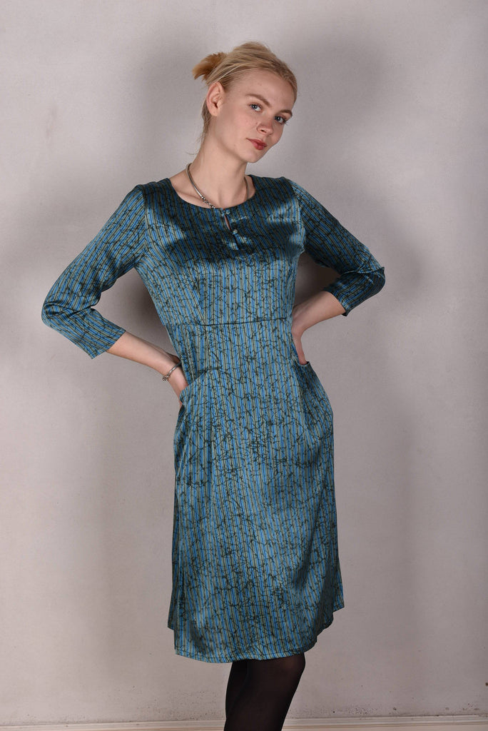 Marinova Stretch silk dress, classic style w. pockets. Print: "Green stripes" - Tone Barker Silk