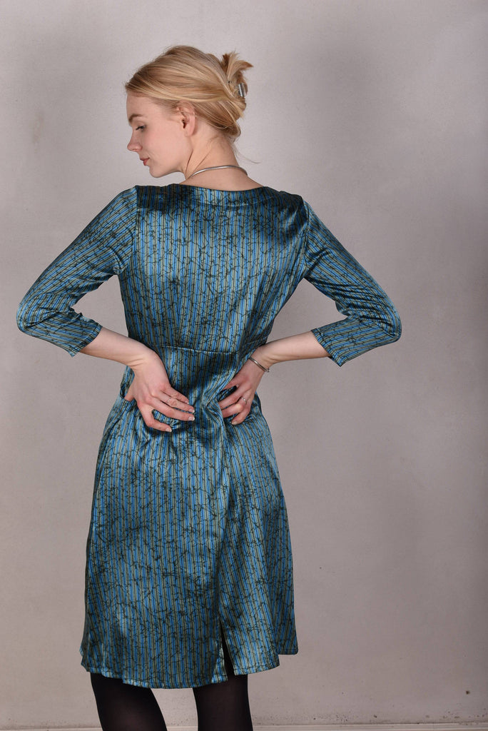 Marinova Stretch silk dress, classic style w. pockets. Print: "Green stripes" - Tone Barker Silk