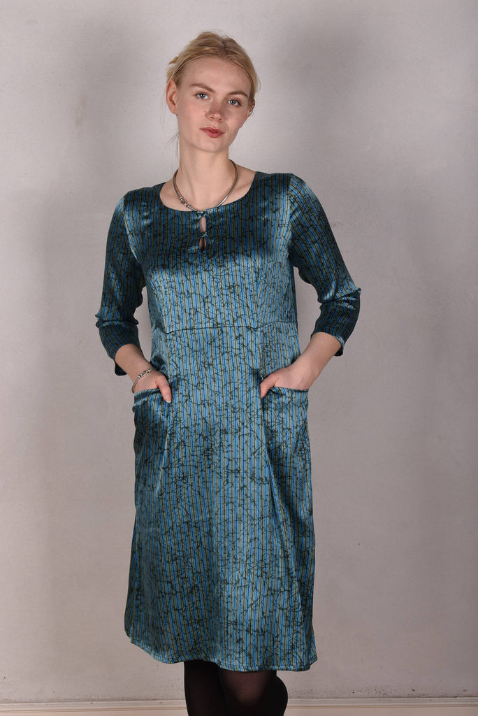 Marinova Stretch silk dress, classic style w. pockets. Print: "Green stripes" - Tone Barker Silk